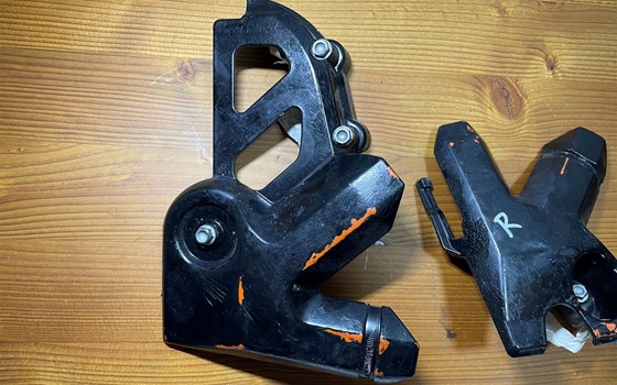 KTM 950 SM LC8 Supermoto Rahmenschutz Verkleidung - Bild 3 KTM 950 SM LC8 Supermoto Rahmenschutz Verkleidung - Bild 3