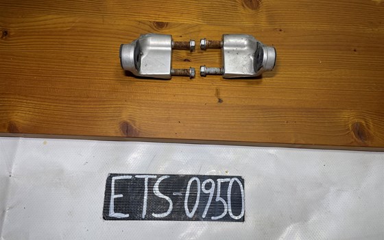 KTM 950 SM LC8 Supermoto Auspuffhalterung Konsole - Bild 1 KTM 950 SM LC8 Supermoto Auspuffhalterung Konsole - Bild 1