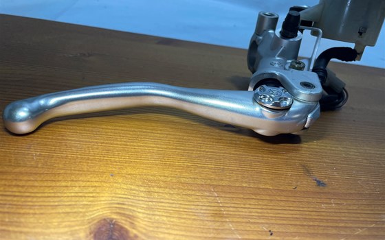 KTM 950 SM LC8 Supermoto Hauptbremszylinder Bremshebel Pumpe - Bild 3 KTM 950 SM LC8 Supermoto Hauptbremszylinder Bremshebel Pumpe - Bild 3