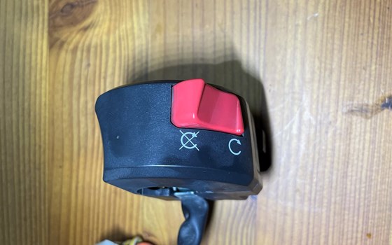 KTM 950 SM LC8 Supermoto Lenkerarmatur rechts Schaltereinheit - Bild 4 KTM 950 SM LC8 Supermoto Lenkerarmatur rechts Schaltereinheit - Bild 4