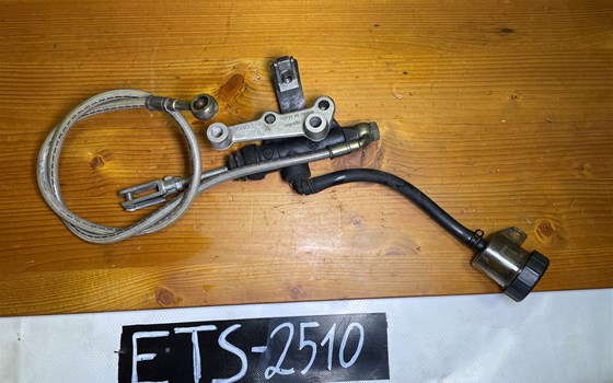 Aprilia RSV 1000 Tuono RP 2003 Bremspumpe hinten Bremsleitung - Bild 5