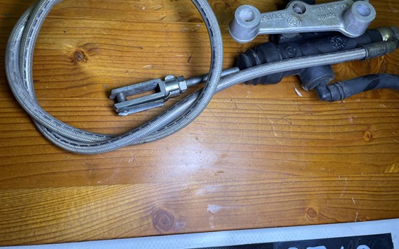 Aprilia RSV 1000 Tuono RP 2003 Bremspumpe hinten Bremsleitung - Bild 7