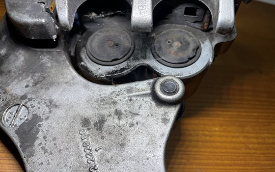 KTM 950 SM LC8 Supermoto Bremssattel hinten Bremszange - Bild 4 KTM 950 SM LC8 Supermoto Bremssattel hinten Bremszange - Bild 4