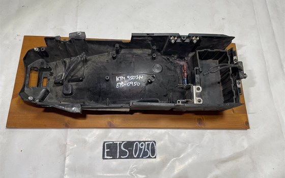 KTM 950 SM LC8 Supermoto Spritzschutz Kotflügel hinten - Bild 1