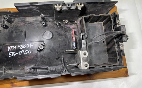 KTM 950 SM LC8 Supermoto Spritzschutz Kotflügel hinten - Bild 2