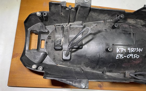 KTM 950 SM LC8 Supermoto Spritzschutz Kotflügel hinten - Bild 9