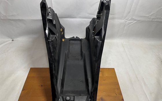 KTM 950 SM LC8 Supermoto Tank - Bild 12