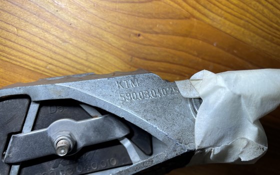 KTM 950 SM LC8 Supermoto Fußraster vorne links - Bild 6