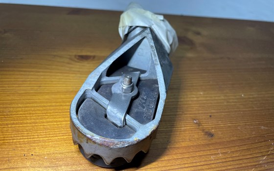 KTM 950 SM LC8 Supermoto Fußraster vorne links - Bild 7