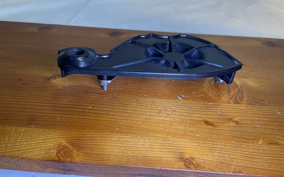 Aprilia RSV 1000 Tuono RP 2003 Ritzelabdeckung Deckel - Bild 3