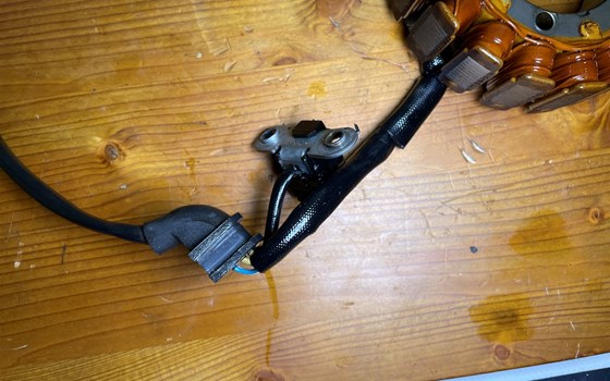 Aprilia RSV 1000 Tuono RP 2003 Stator Lichtmaschine Pickup Sensor - Bild 3