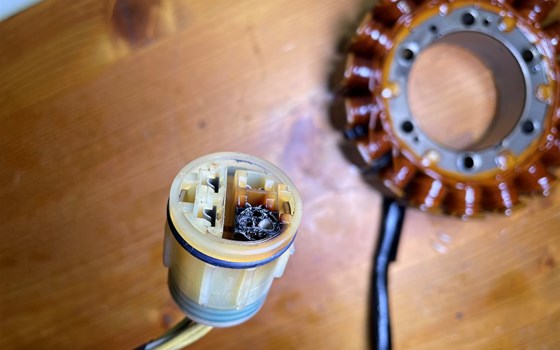 Aprilia RSV 1000 Tuono RP 2003 Stator Lichtmaschine Pickup Sensor - Bild 6