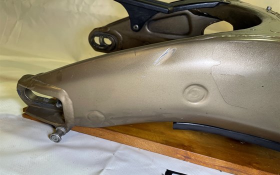 Aprilia RSV 1000 Tuono RP 2003 Schwinge Schwingarm - Bild 12