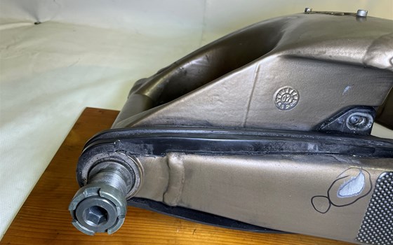 Aprilia RSV 1000 Tuono RP 2003 Schwinge Schwingarm - Bild 6