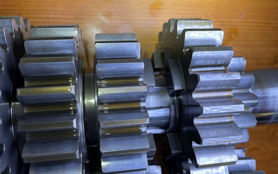 Aprilia RSV 1000 Tuono RP 2003 Getriebe Schaltung Schaltwelle - Bild 5