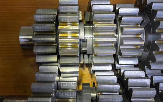 Aprilia RSV 1000 Tuono RP 2003 Getriebe Schaltung Schaltwelle - Bild 6