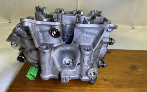 Aprilia RSV 1000 Tuono RP 2003 Zylinderkopf Ventildeckel hinten - Bild 12