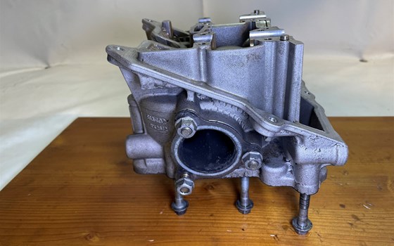 Aprilia RSV 1000 Tuono RP 2003 Zylinderkopf Ventildeckel hinten - Bild 13