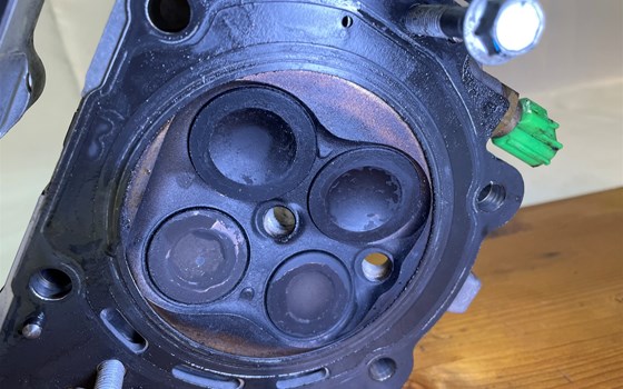 Aprilia RSV 1000 Tuono RP 2003 Zylinderkopf Ventildeckel hinten - Bild 17