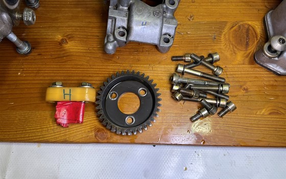 Aprilia RSV 1000 Tuono RP 2003 Zylinderkopf Ventildeckel hinten - Bild 2