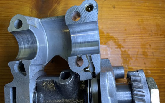 Aprilia RSV 1000 Tuono RP 2003 Zylinderkopf Ventildeckel hinten - Bild 5