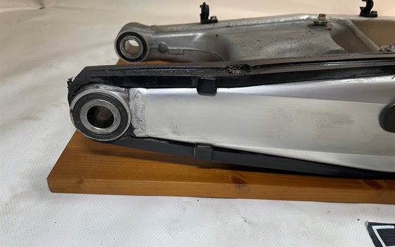 KTM 950 SM LC8 Supermoto Schwinge Schwingarm - Bild 5 KTM 950 SM LC8 Supermoto Schwinge Schwingarm - Bild 5