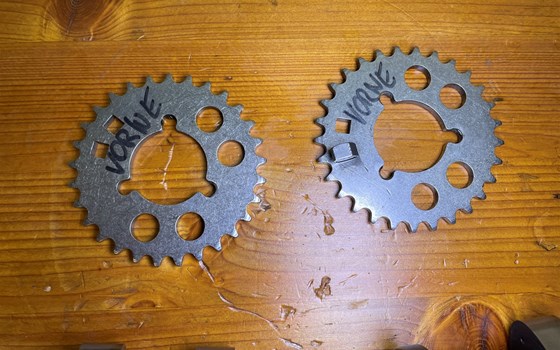 Aprilia RSV 1000 Tuono RP 2003 Nockenwellen vorne - Bild 2