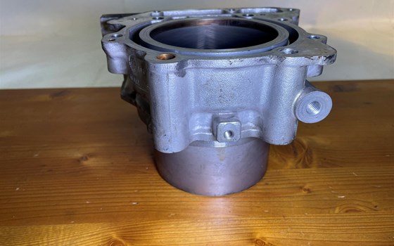 Aprilia RSV 1000 Tuono RP 2003 Zylinder Kolben vorne - Bild 5