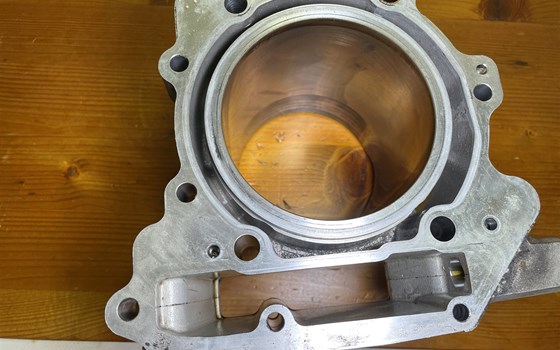 Aprilia RSV 1000 Tuono RP 2003 Zylinder Kolben vorne - Bild 8