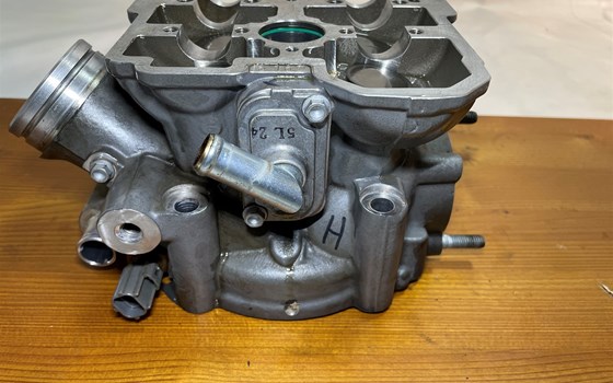 KTM 950 SM LC8 Supermoto Zylinderkopf hinten Ventile - Bild 10