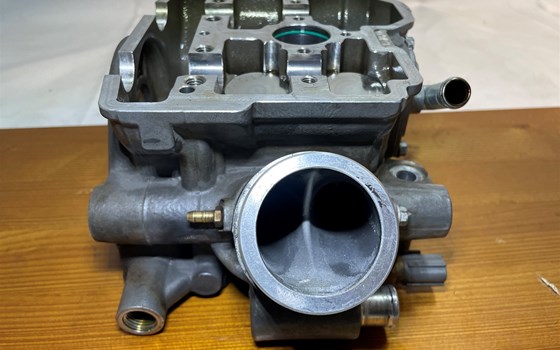 KTM 950 SM LC8 Supermoto Zylinderkopf hinten Ventile - Bild 13