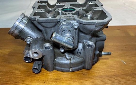 KTM 950 SM LC8 Supermoto Zylinderkopf hinten Ventile - Bild 14