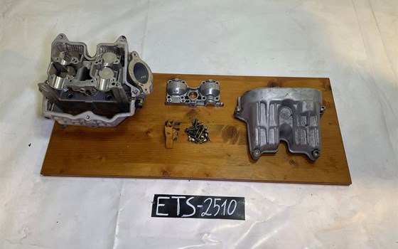 Aprilia RSV 1000 Tuono RP 2003 Zylinderkopf Ventildeckel vorne - Bild 1