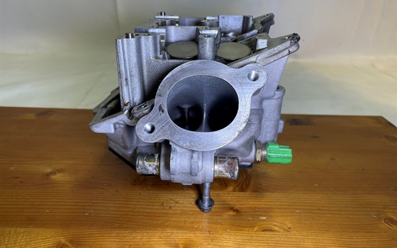 Aprilia RSV 1000 Tuono RP 2003 Zylinderkopf Ventildeckel vorne - Bild 11