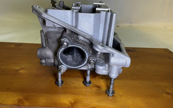 Aprilia RSV 1000 Tuono RP 2003 Zylinderkopf Ventildeckel vorne - Bild 13