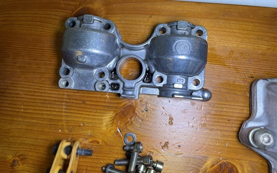 Aprilia RSV 1000 Tuono RP 2003 Zylinderkopf Ventildeckel vorne - Bild 4