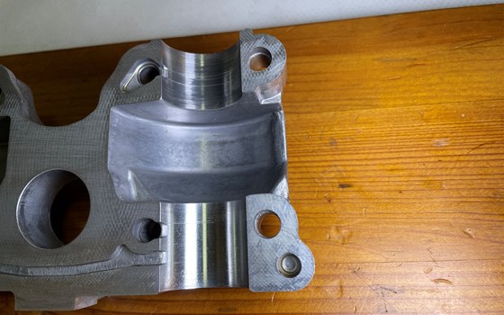 Aprilia RSV 1000 Tuono RP 2003 Zylinderkopf Ventildeckel vorne - Bild 5