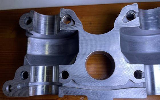 Aprilia RSV 1000 Tuono RP 2003 Zylinderkopf Ventildeckel vorne - Bild 6