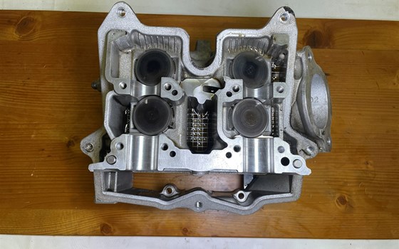 Aprilia RSV 1000 Tuono RP 2003 Zylinderkopf Ventildeckel vorne - Bild 7