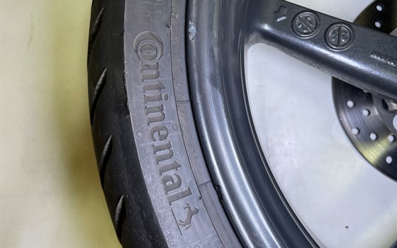 Aprilia RSV 1000 Tuono RP 2003 Hinterrad Felge hinten Achse - Bild 18 Aprilia RSV 1000 Tuono RP 2003 Hinterrad Felge hinten Achse - Bild 18