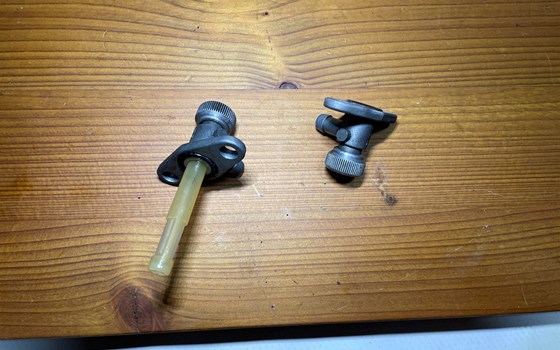 KTM 950 SM LC8 Supermoto Benzinhahn Kraftstoffhahn - Bild 4