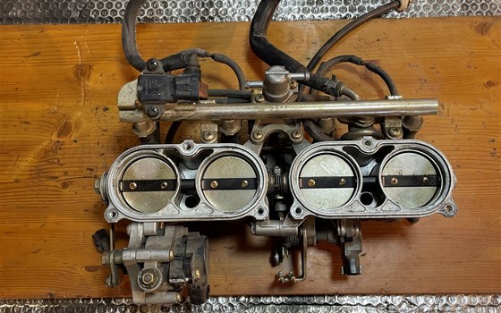 Yamaha YZF R1 RN12 Einspritzanlage Drosselklappe - Bild 1 Yamaha YZF R1 RN12 Einspritzanlage Drosselklappe - Bild 1