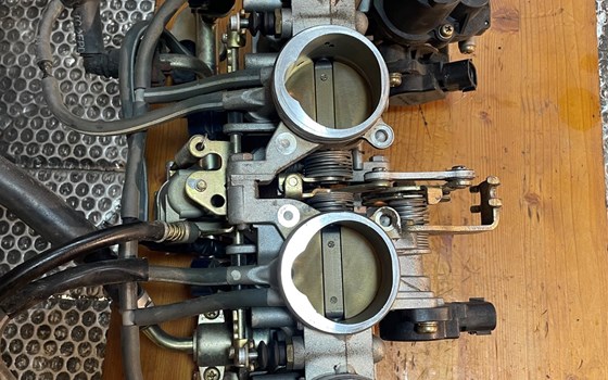 Yamaha YZF R1 RN12 Einspritzanlage Drosselklappe - Bild 6 Yamaha YZF R1 RN12 Einspritzanlage Drosselklappe - Bild 6
