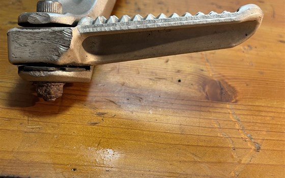 Yamaha YZF R1 RN12 Soziusfußraster Fußraster hinten - Bild 5 Yamaha YZF R1 RN12 Soziusfußraster Fußraster hinten - Bild 5