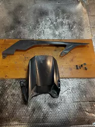 Yamaha YZF R1 RN12 Kotflügel hinten Kettenschutz Spritzschutz Yamaha YZF R1 RN12 Kotflügel hinten Kettenschutz Spritzschutz