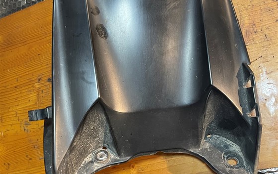 Yamaha YZF R1 RN12 Kotflügel hinten Kettenschutz Spritzschutz - Bild 3 Yamaha YZF R1 RN12 Kotflügel hinten Kettenschutz Spritzschutz - Bild 3