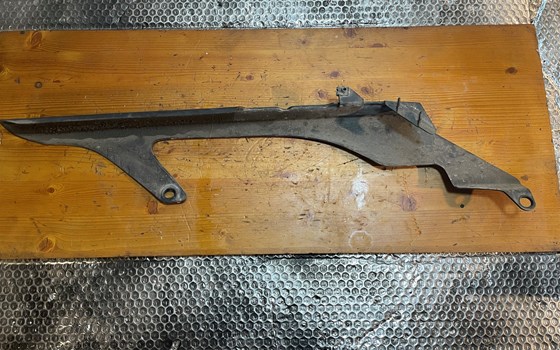 Yamaha YZF R1 RN12 Kotflügel hinten Kettenschutz Spritzschutz - Bild 7 Yamaha YZF R1 RN12 Kotflügel hinten Kettenschutz Spritzschutz - Bild 7