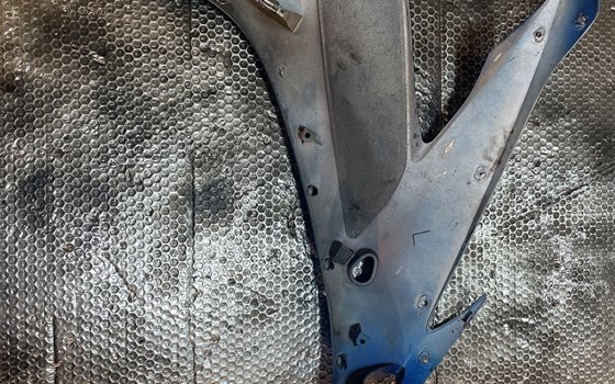 Yamaha YZF R1 RN12 Seitenverkleidung links Verkleidung vorne - Bild 5 Yamaha YZF R1 RN12 Seitenverkleidung links Verkleidung vorne - Bild 5