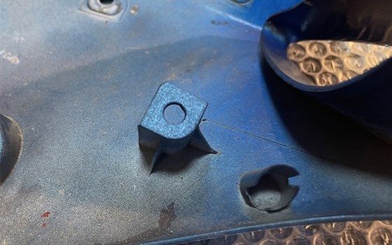 Yamaha YZF R1 RN12 Seitenverkleidung links Verkleidung vorne - Bild 8 Yamaha YZF R1 RN12 Seitenverkleidung links Verkleidung vorne - Bild 8