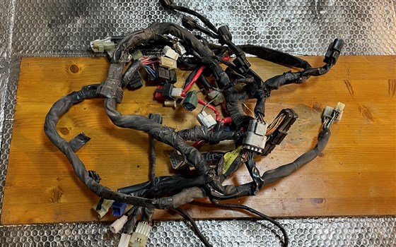 Yamaha YZF R1 RN12 Kabelbaum - Bild 1 Yamaha YZF R1 RN12 Kabelbaum - Bild 1